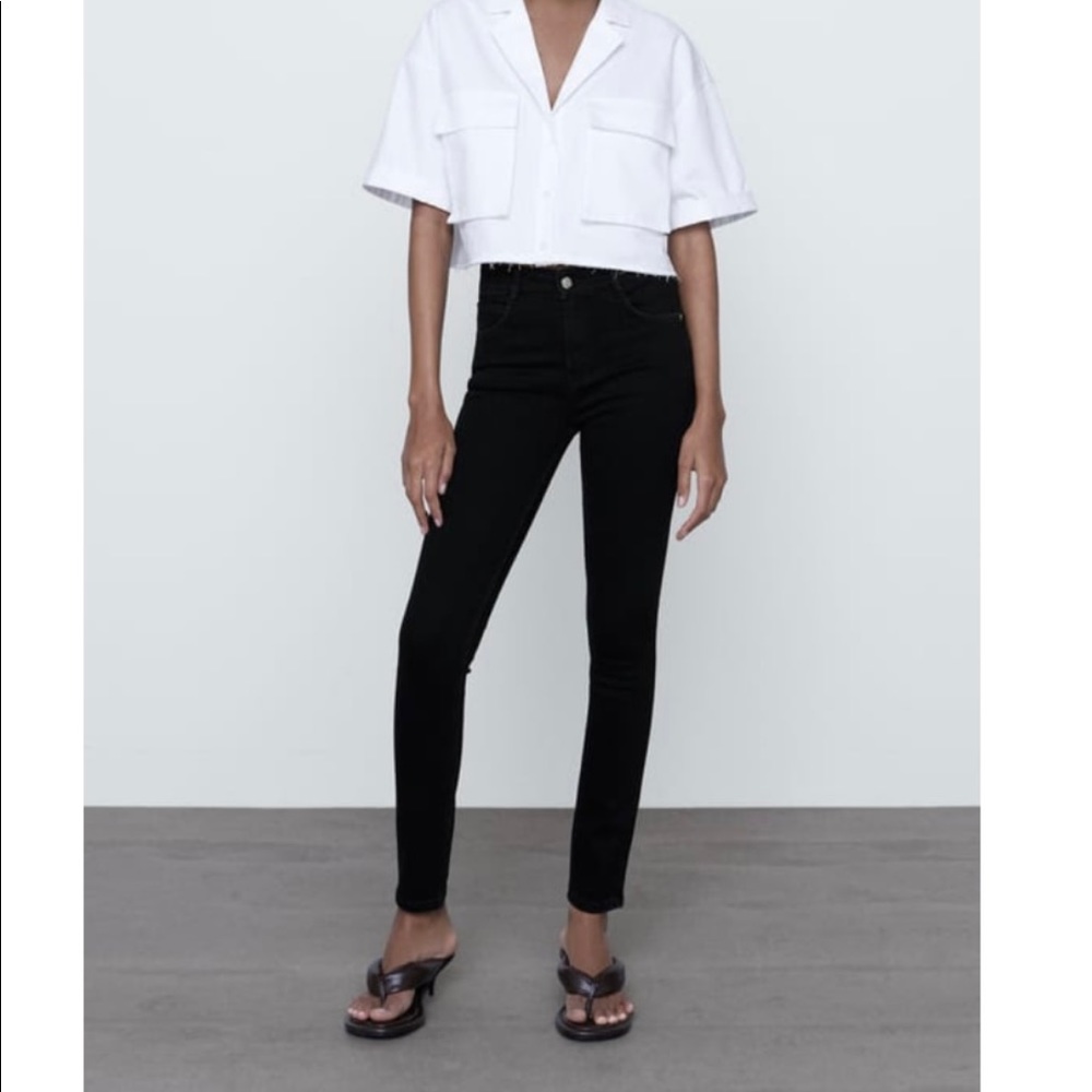 Brand New Zara mid rise sculpt jeans